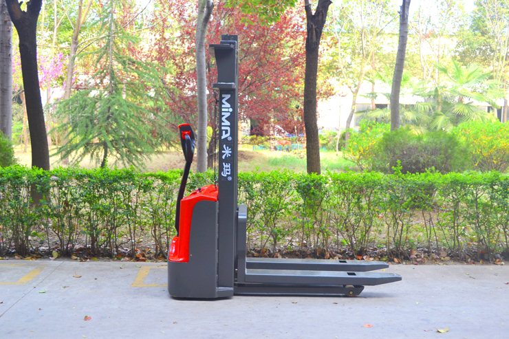 湖南榮洲機械設備有限公司,移動式升降平臺價格,湖南升降貨梯,塑料托盤批發(fā),固定式升降平臺,曲臂式升降平臺,汽車尾板,全電動叉車 湖南榮洲機械設備有限公司,移動式升降平臺價格,湖南升降貨梯,塑料托盤批發(fā),固定式升降平臺,曲臂式升降平臺,汽車尾板,全電動叉車