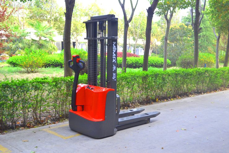 湖南榮洲機械設備有限公司,移動式升降平臺價格,湖南升降貨梯,塑料托盤批發(fā),固定式升降平臺,曲臂式升降平臺,汽車尾板,全電動叉車 湖南榮洲機械設備有限公司,移動式升降平臺價格,湖南升降貨梯,塑料托盤批發(fā),固定式升降平臺,曲臂式升降平臺,汽車尾板,全電動叉車